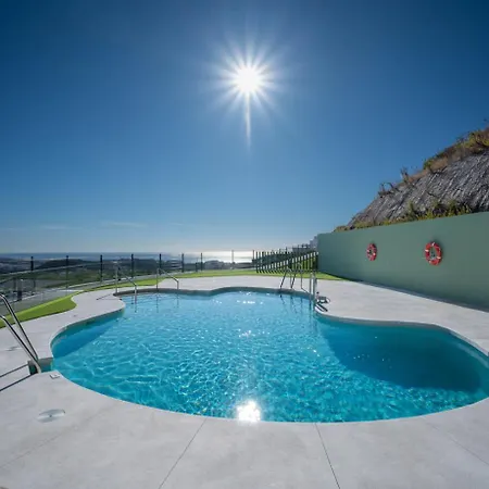 3-bedroom Oasis Private, Luxe, Scenic, Spacious