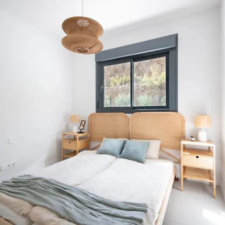 3-bedroom Oasis Private, Luxe, Scenic, Spacious Apartment Sitio de Calahonda