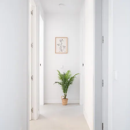 3-bedroom Oasis Private, Luxe, Scenic, Spacious Apartment