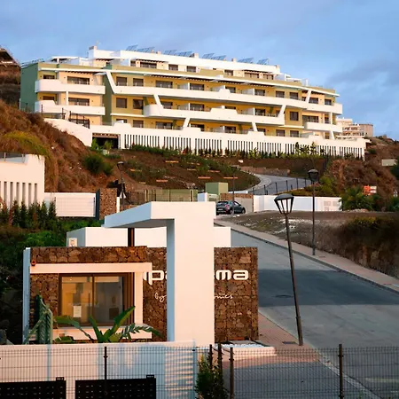 3-bedroom Oasis Private, Luxe, Scenic, Spacious Apartment Sitio de Calahonda